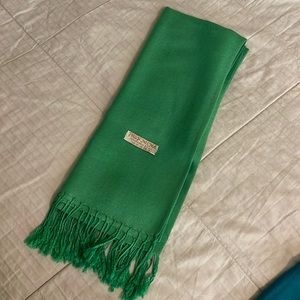 Solid kelly green pashmina